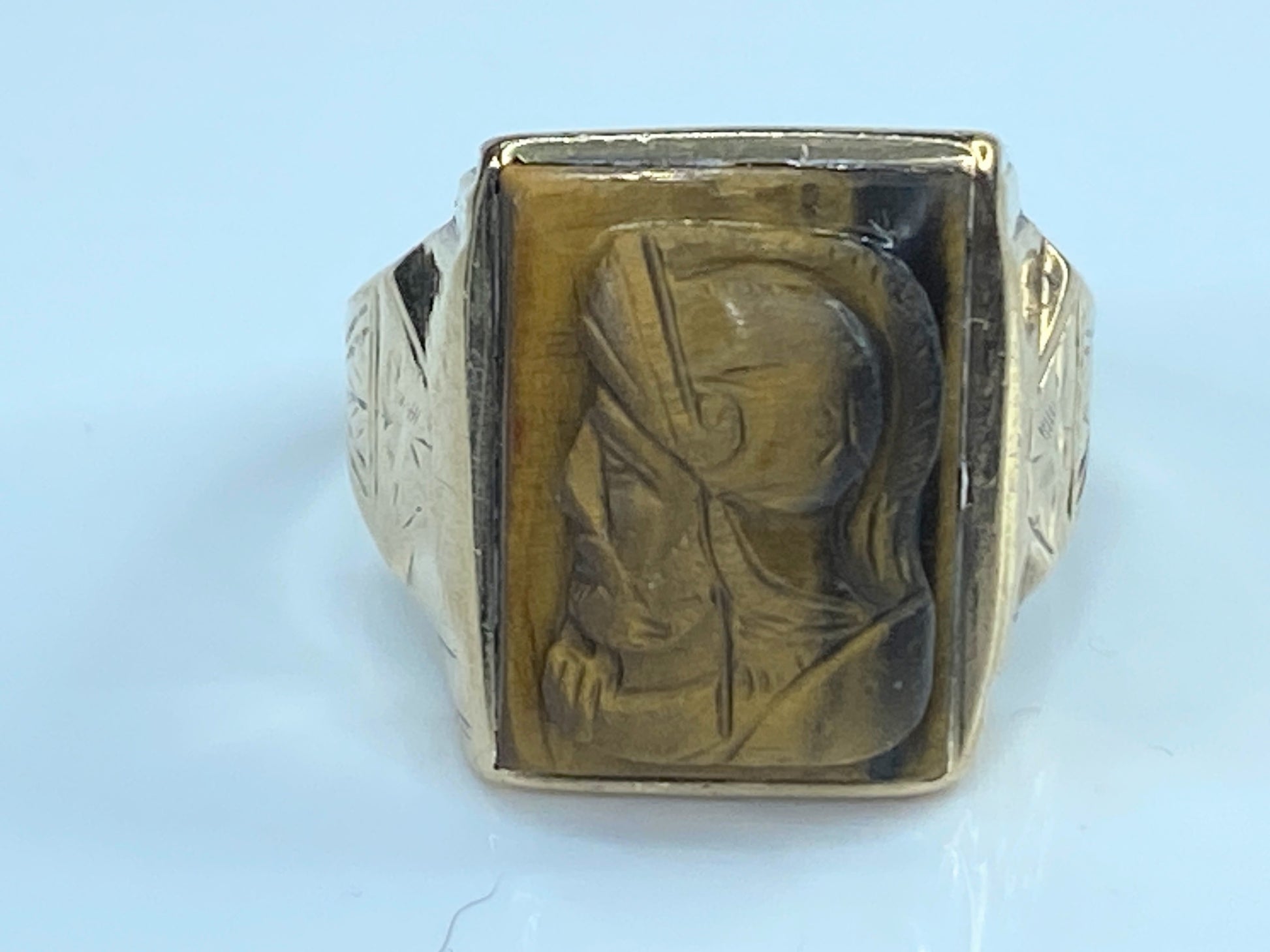 Men's 10K yellow gold relief etching Tiger eye man bust ring