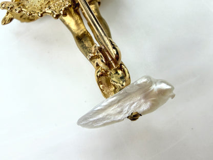 Vintage CYVRA 14K Gold Girl on Pearl Cloud Brooch Sapphire Eyes 10.2g JR1962