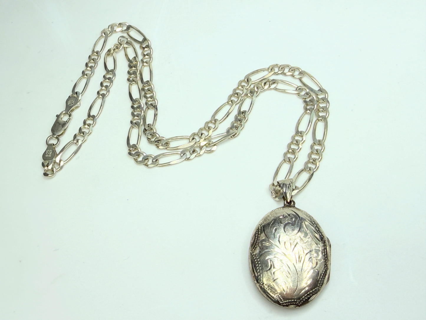Sterling silver Oval Engraved Locket Necklace Figaro Chain 21" Italy JR1290