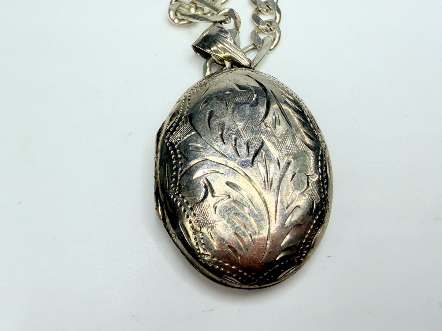 Sterling silver Oval Engraved Locket Necklace Figaro Chain 21" Italy JR1290