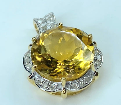 10K yellow gold 14mm Citrine Diamond pendant 4.3g JR9539