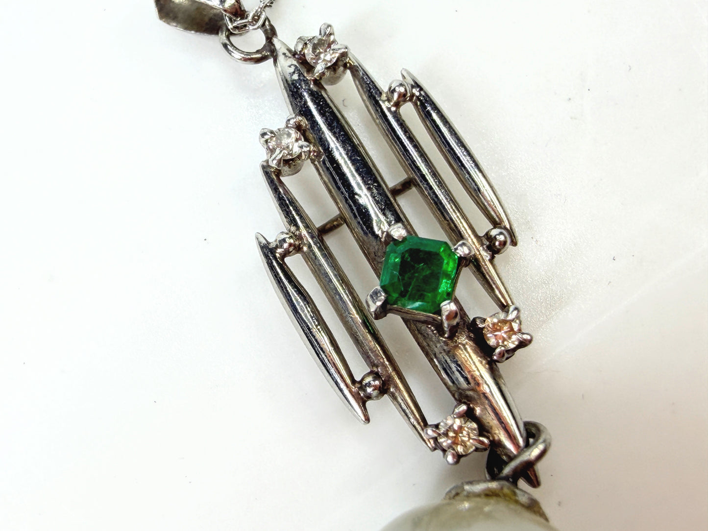 Vintage Platinum 12.7mm Cultured Pearl Emerald Diamond Pendant Necklace JR1957