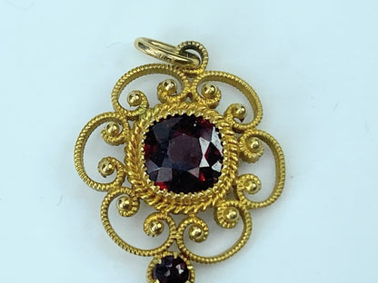 Victorian Filigree 18K yellow gold Garnet pendant 3.5g 1 3/4" JR9540