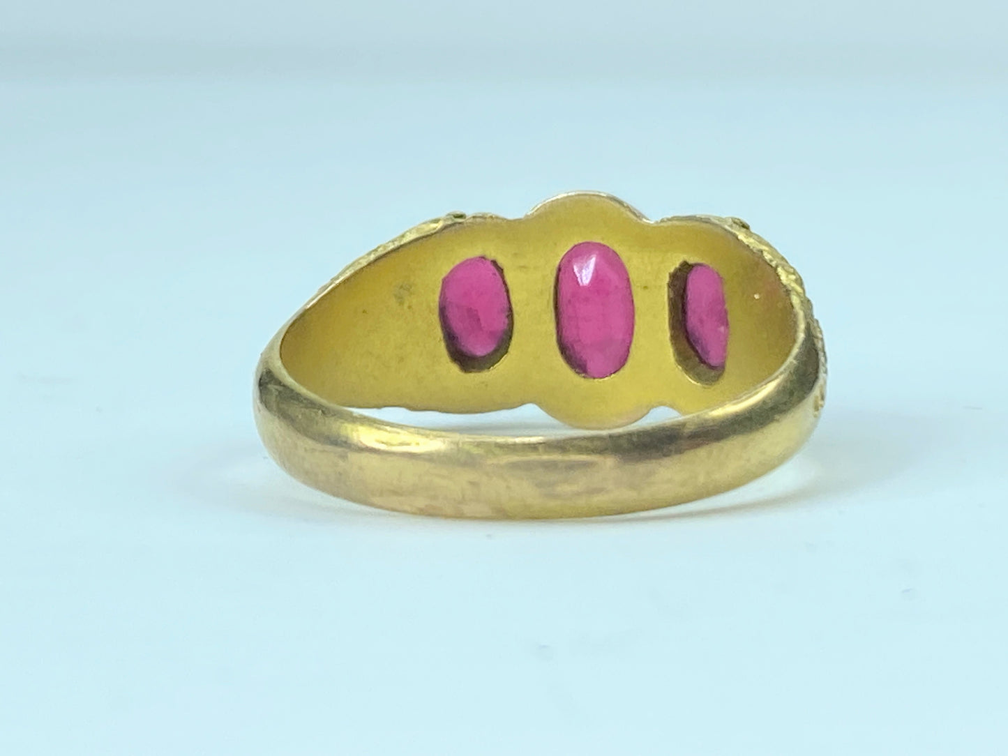 Antique 10K yellow gold Synthetic Ruby trio-stones ring 4.4g s7.75 JR95