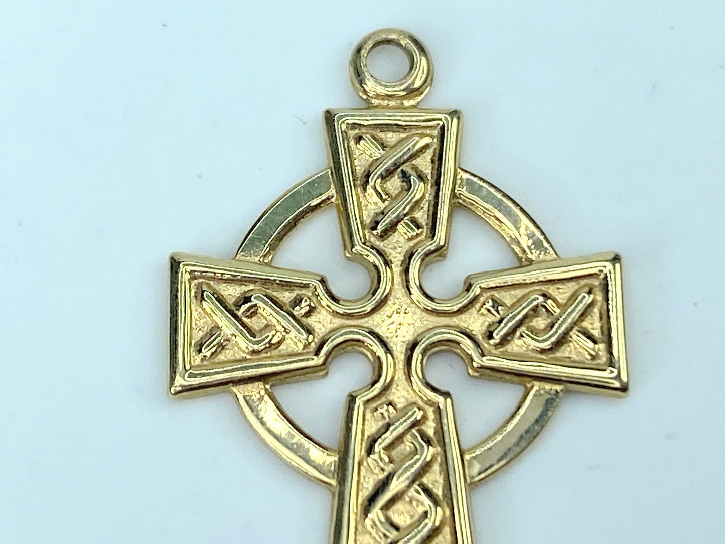 14K yellow gold Irish celtic Cross charm Pendant 1 3/16" 2.3 g JR9542