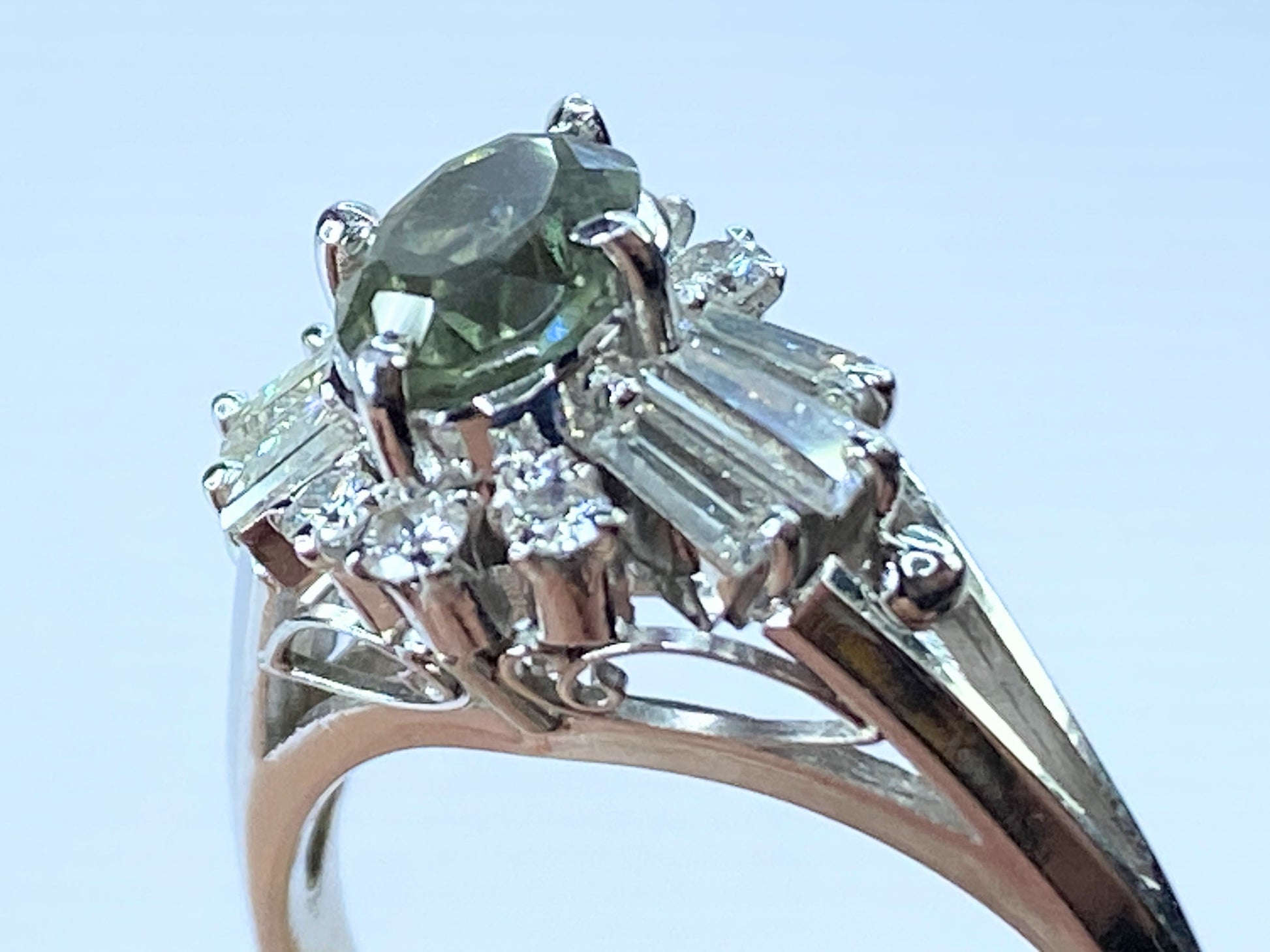Certified Platinum 0.85ct Alexandrite 0.54ct F/VS1 Diamond statement ring JR672