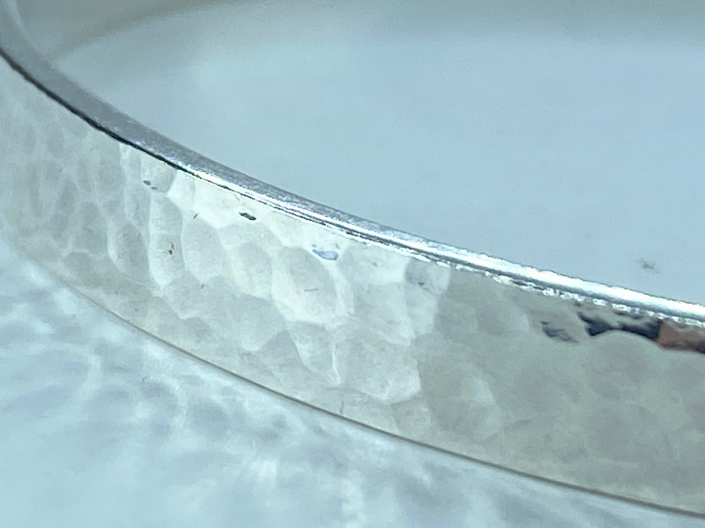 James Avery 6.0mm Hammered Bangle Bracelet Sterling Silver 26g 8" JR673