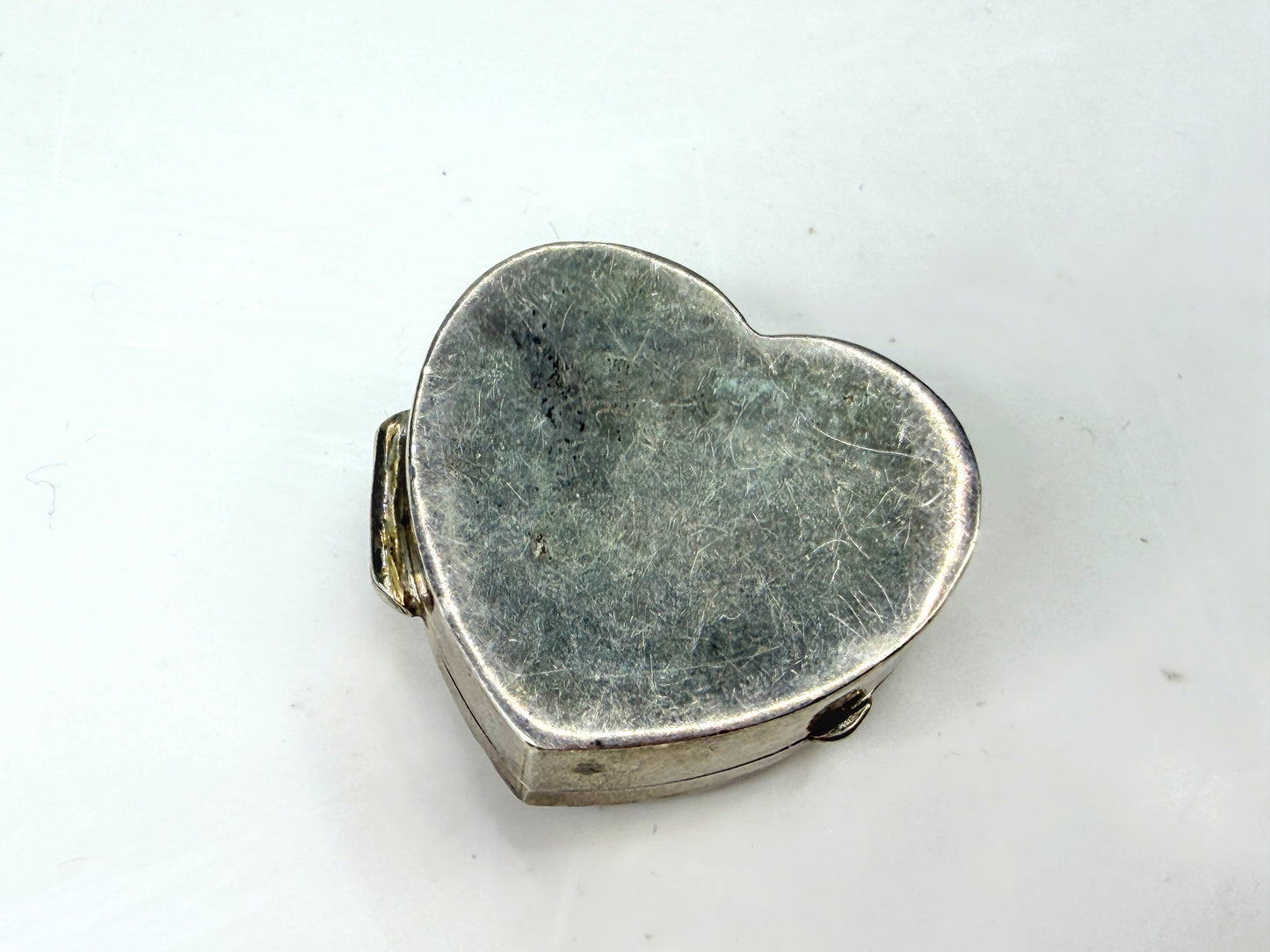 Vintage Sterling Silver Embossed Floral Heart Pill Trinket Box 11g 1.25" SS479