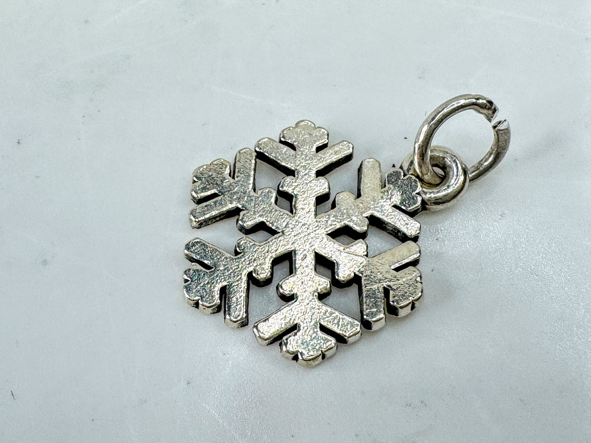 Vintage James Avery Artisan Sterling Silver Snow Crystal Snowflake Charm JR2078