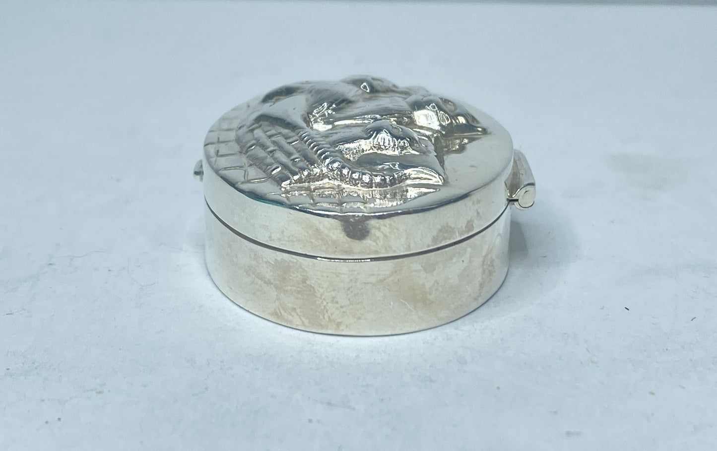 Sterling Silver 925 Vintage Oval Cat Cute Family Mini Pill Box Case 1 7/8" SS132
