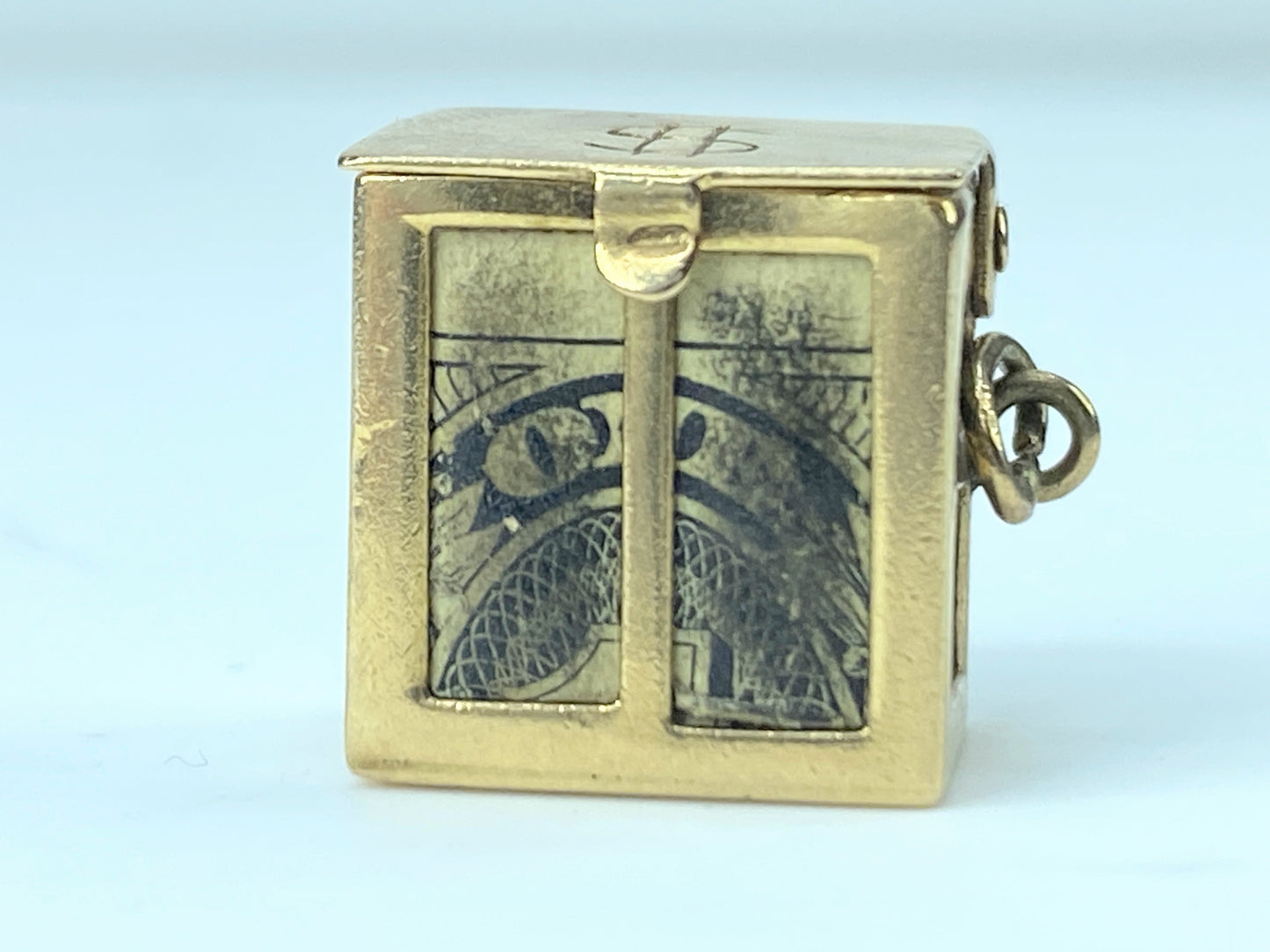 Movable Money Vault Charm in 14 Karat Gold JR9555