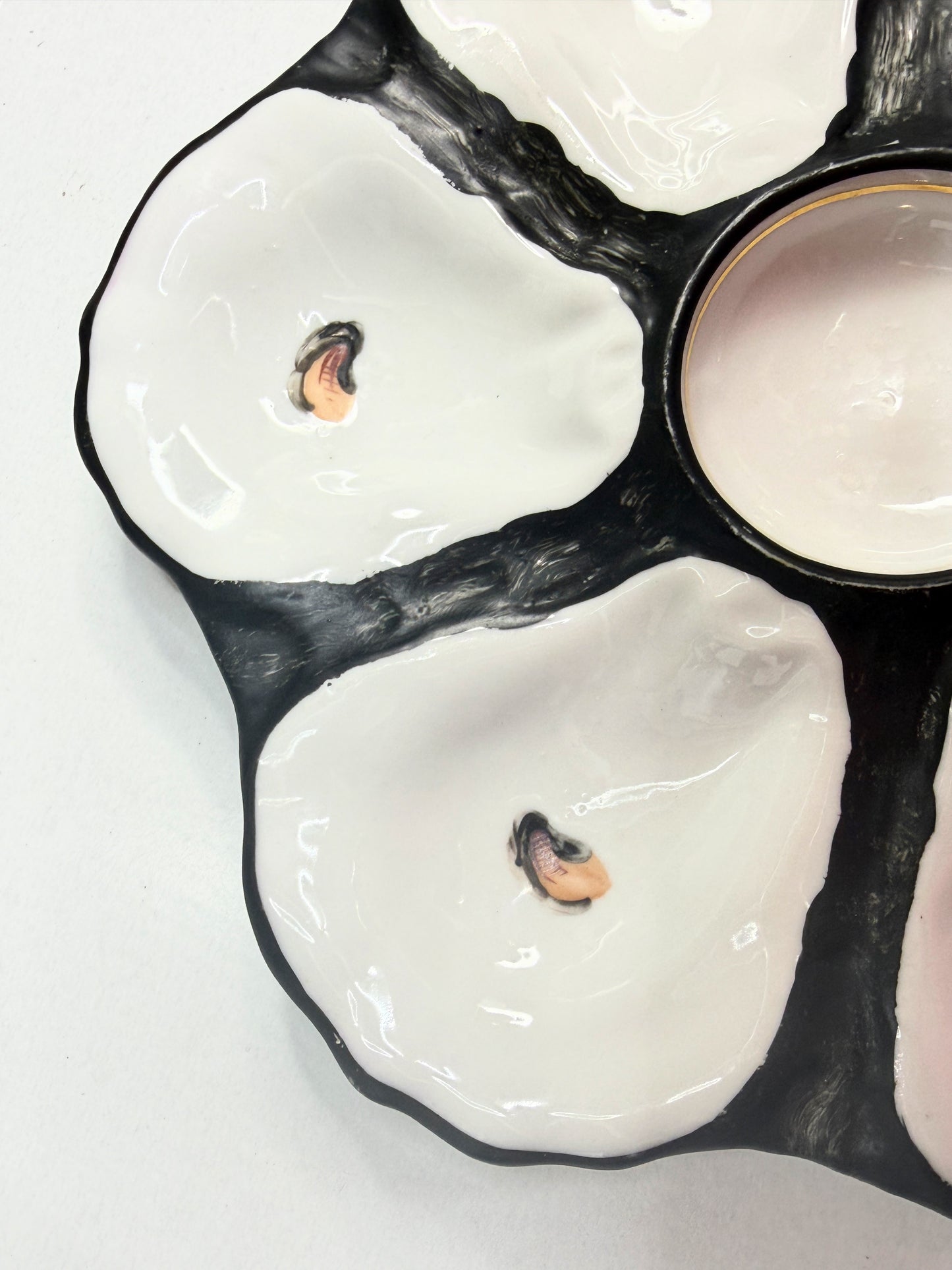 French Oyster Plate Belle Époque Black & White Naturalistic c1900 A745