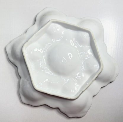 Majolica Scalloped Oyster Plate by Two’s Company Mt Vernon NY Pink & Gold A747