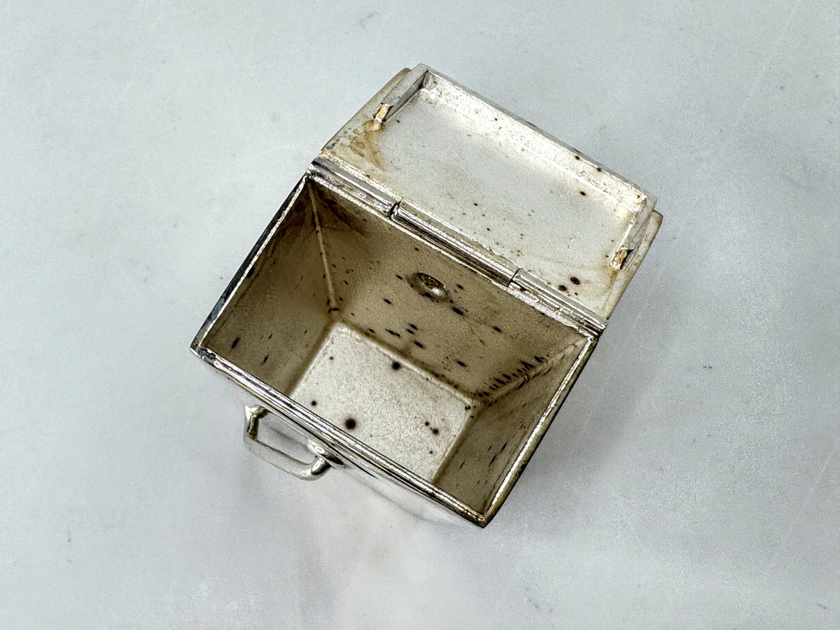 Tiffany & Co. Sterling Silver Chinese Take-Out Pagoda Pill Box Spain 38.4g SS500