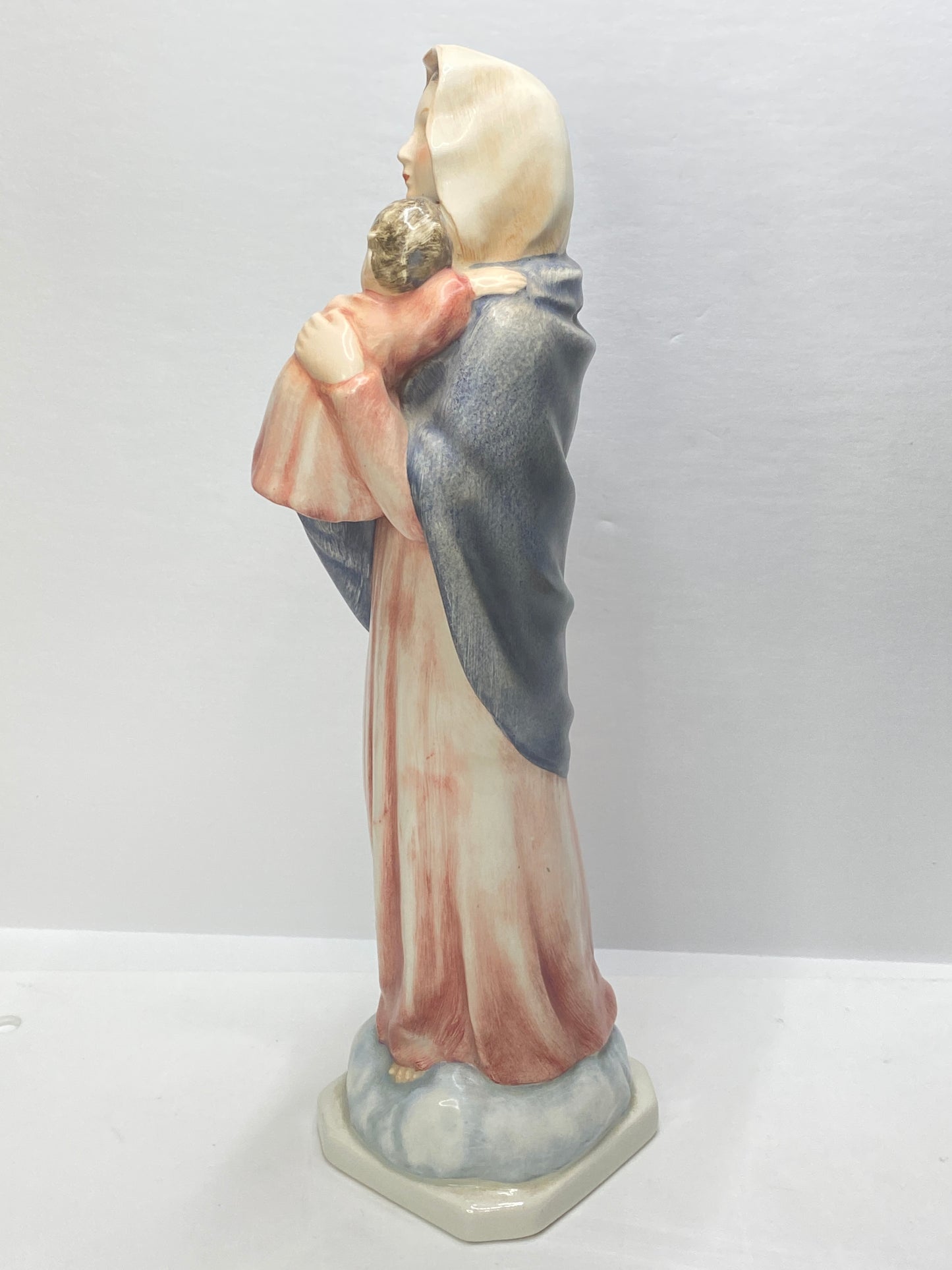 Goebel Hummel Madonna & Child TMK-2 Full Bee Figurine 9.5"A722