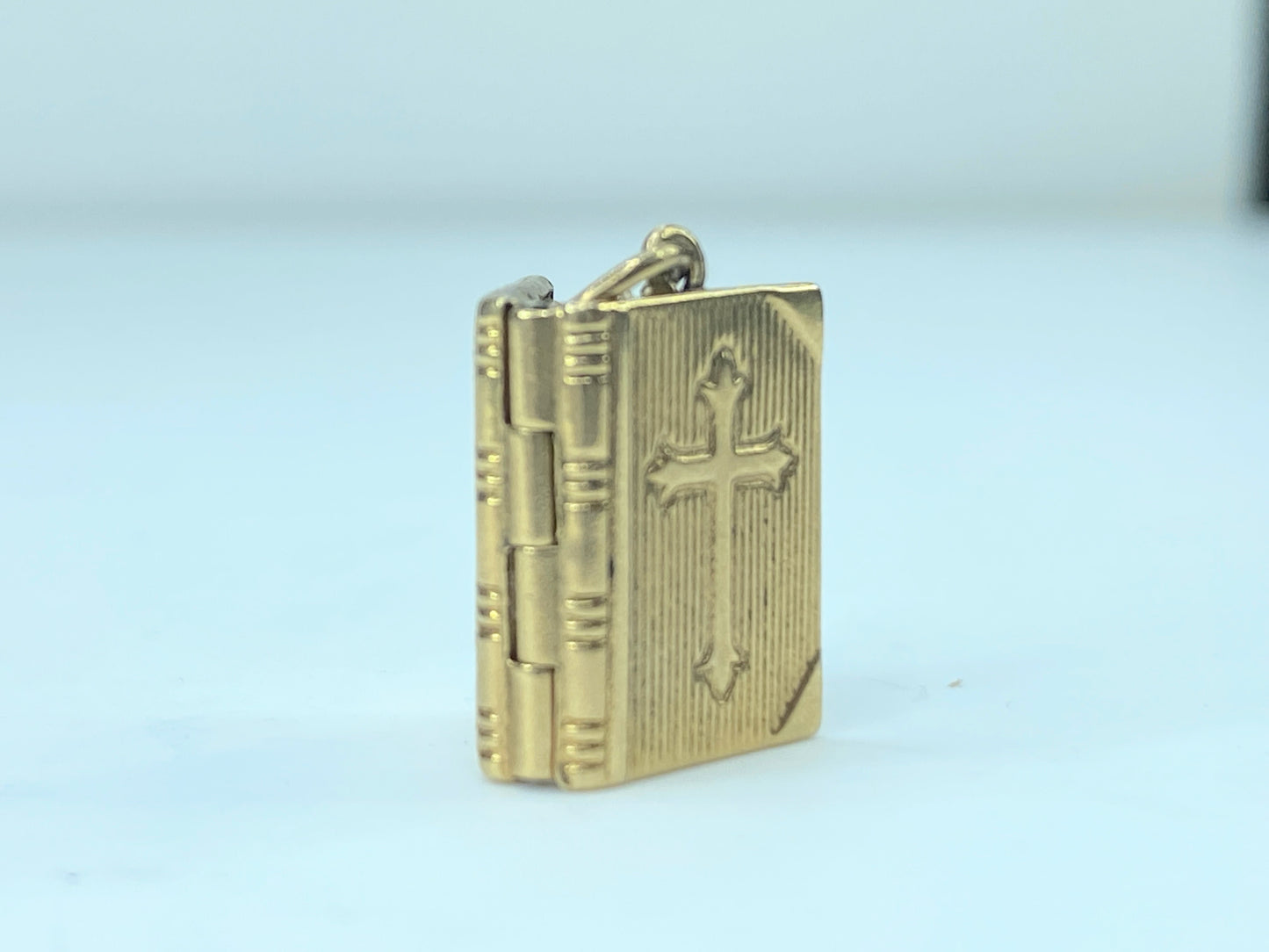 Movable Lord's Prayer Opening Book Charm in 14 Karat Yellow JR9558