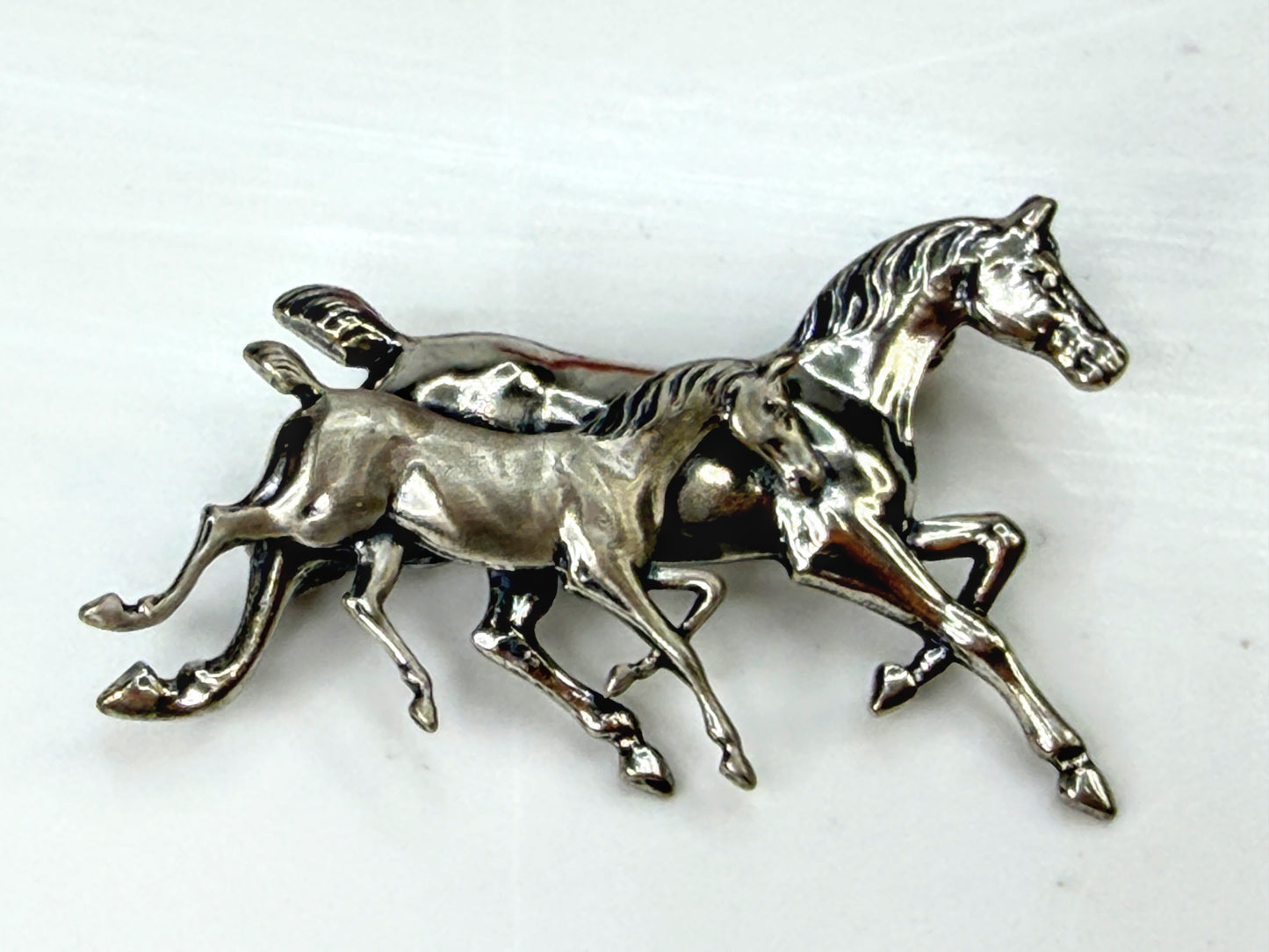Vintage Beau Sterling Silver Running Horses Mare Foal Brooch Pin  3.4g JR1977