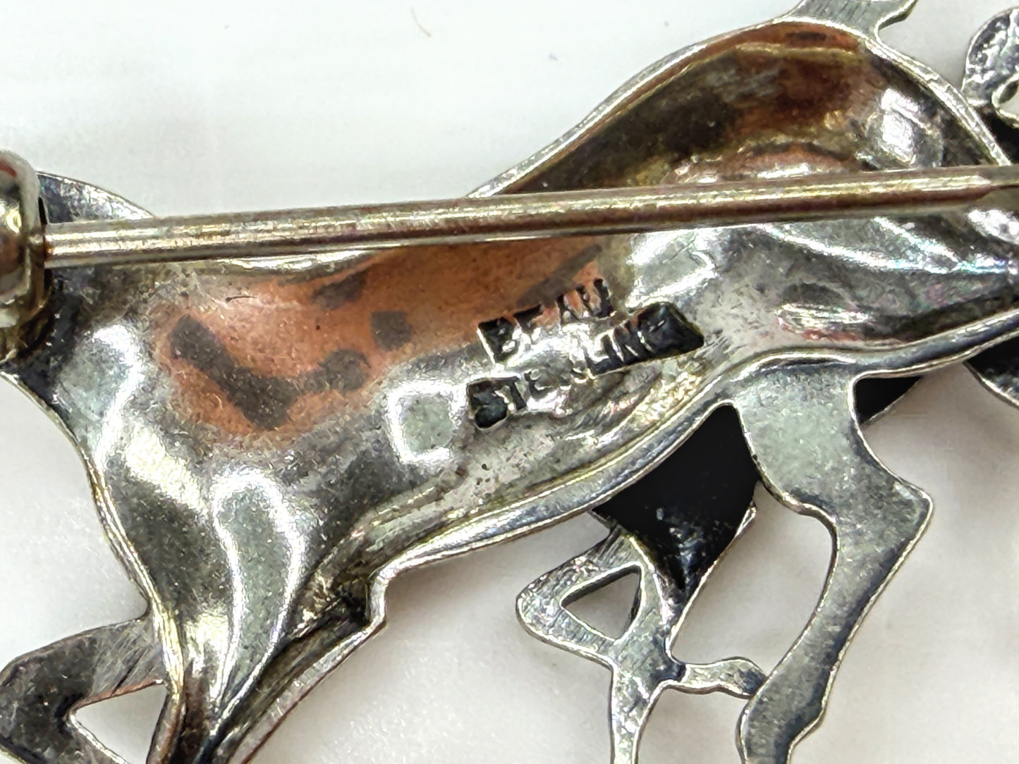 Vintage Beau Sterling Silver Running Horses Mare Foal Brooch Pin  3.4g JR1977