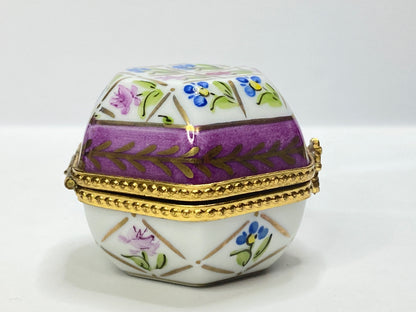 J.D. Limoges Hand Painted Floral Trinket Box Daisy Clasp, sign A725
