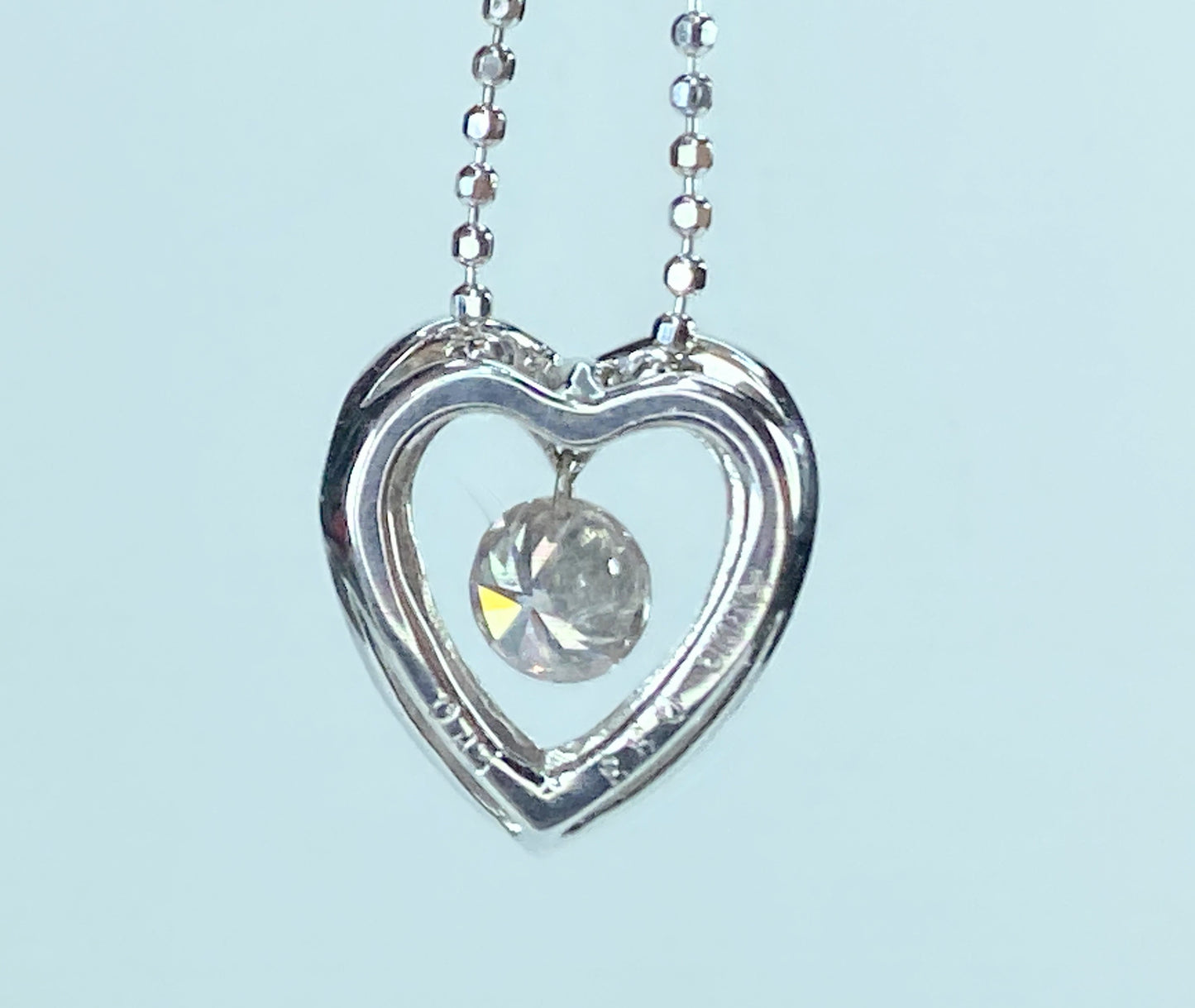 Italy 18 karat 0.3ct Dangle H/SI diamond Heart pendant necklace 3g 15.0" JR9561