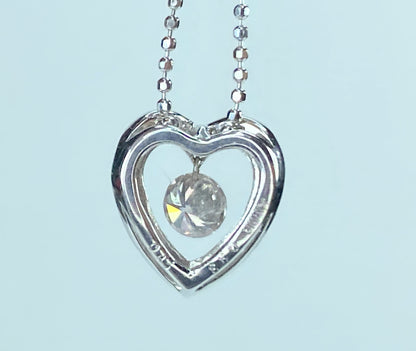 Italy 18 karat 0.3ct Dangle H/SI diamond Heart pendant necklace 3g 15.0" JR9561