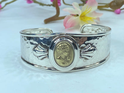 Italy Hammered Sterling Silver Cuff Bracelet 14K Cameo Centerpiece 6.75 JR9684