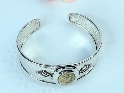 Italy Hammered Sterling Silver Cuff Bracelet 14K Cameo Centerpiece 6.75 JR9684