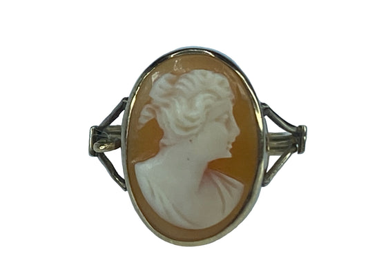 Mid century 14K yellow Gold Shell Cameo lady ring