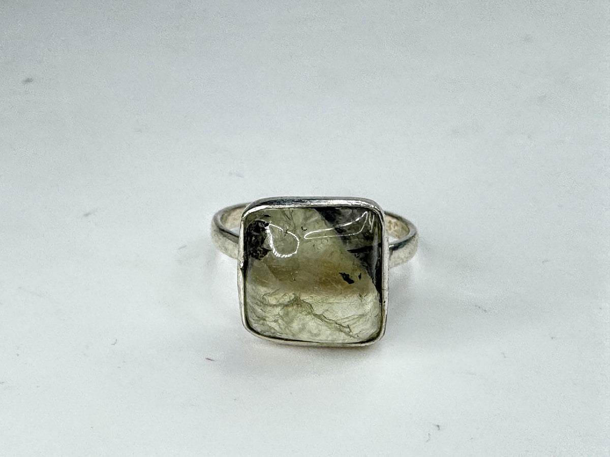 Handmade Green Tourmaline gemstone Sterling Silver Ring Size 7.5  3g s7.5 JR2091