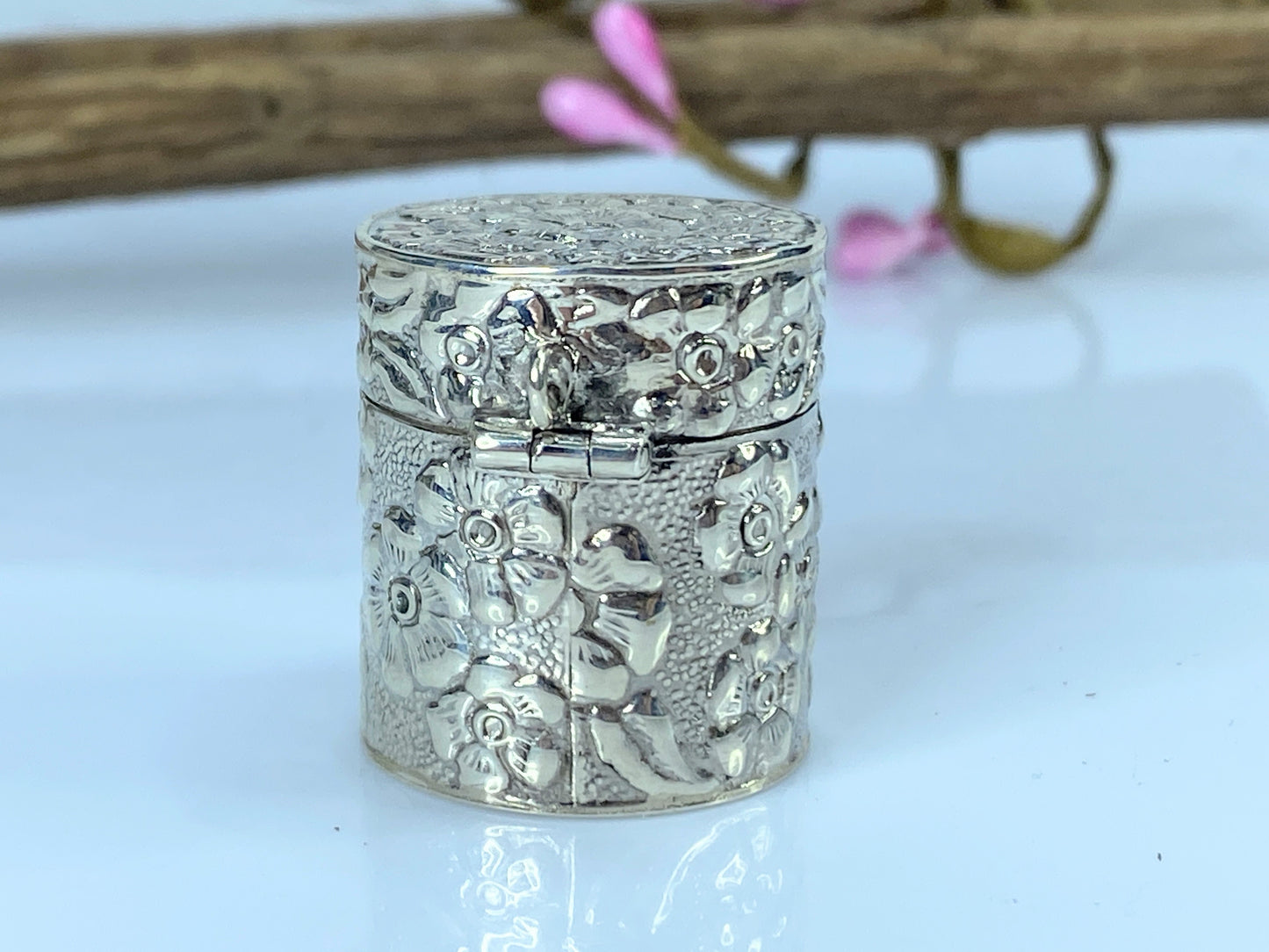 925 Sterling Silver Decorative Flower Hinged Box Trinket thimble case 12.7g SS85