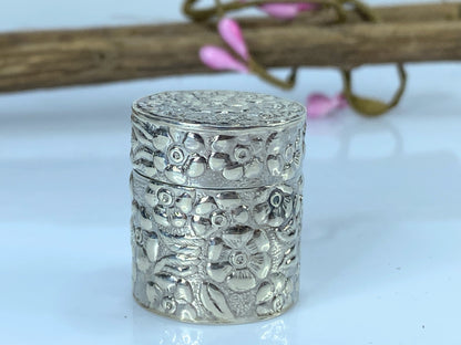 925 Sterling Silver Decorative Flower Hinged Box Trinket thimble case 12.7g SS85