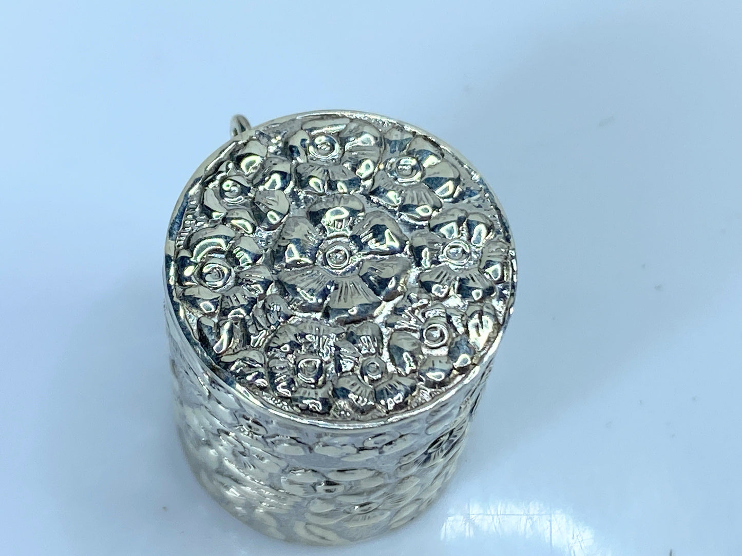 925 Sterling Silver Decorative Flower Hinged Box Trinket thimble case 12.7g SS85