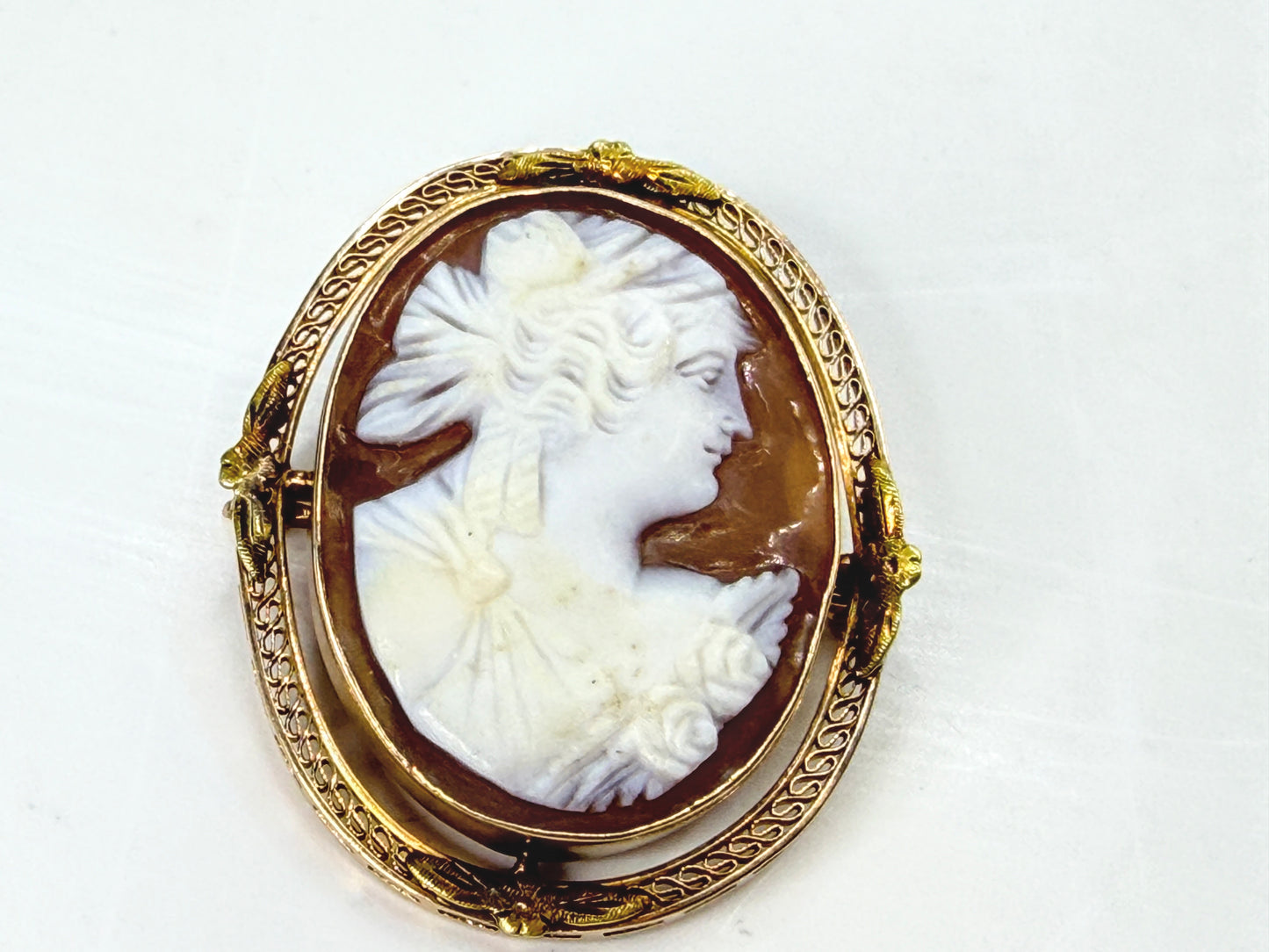 Antique 14K Gold Hand Carved Shell Cameo Brooch Ornate Filigree JR1989