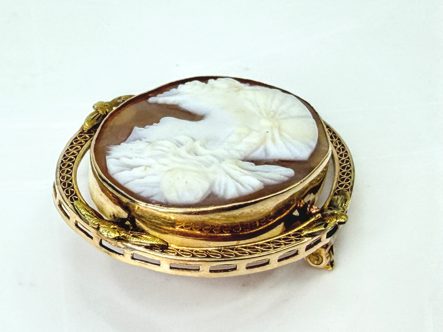 Antique 14K Gold Hand Carved Shell Cameo Brooch Ornate Filigree JR1989