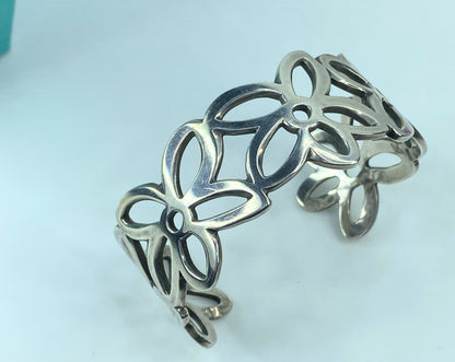 James Avery Retired Sterling Sliver 28mm Daisy Flower Wide Cuff 7" 43.8g JR717