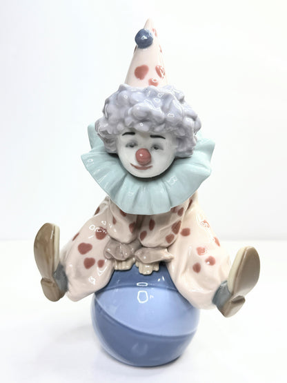 Lladro “ Having A Ball “ 5813 Young Clown Balancing On A Large Ball A770