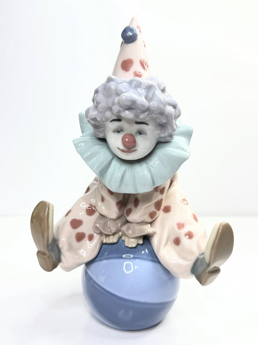 Lladro “ Having A Ball “ 5813 Young Clown Balancing On A Large Ball A770