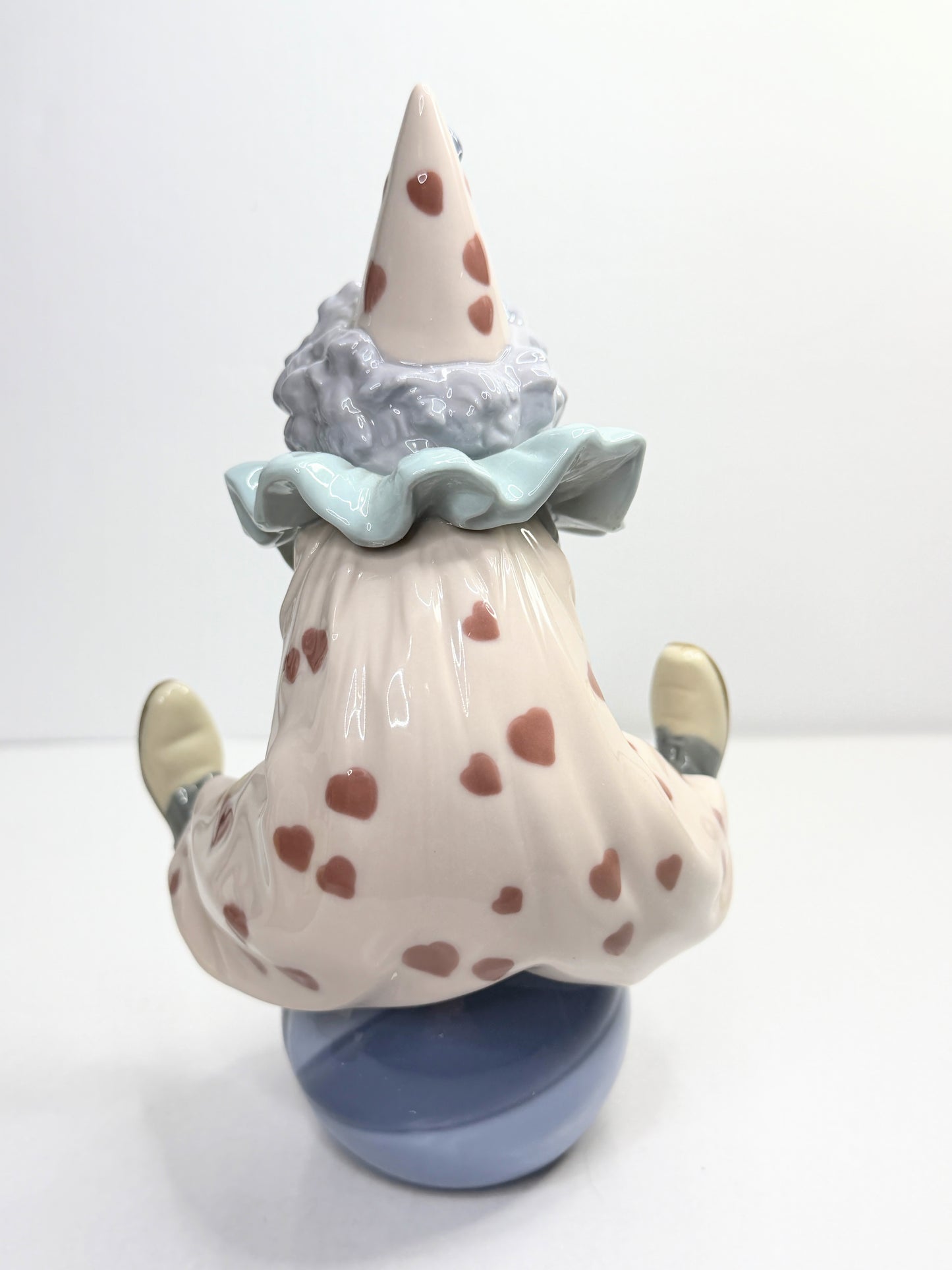 Lladro “ Having A Ball “ 5813 Young Clown Balancing On A Large Ball A770