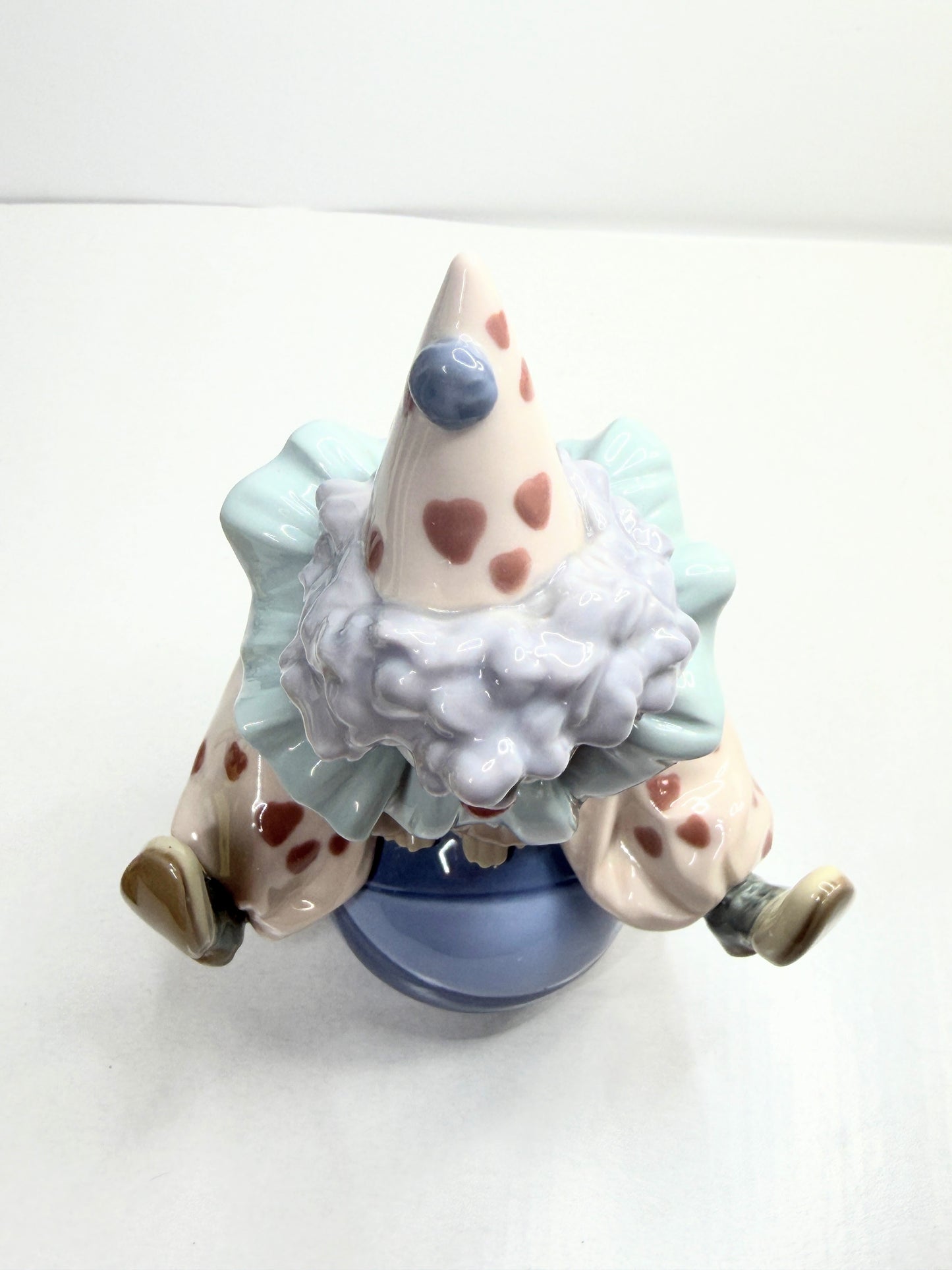 Lladro “ Having A Ball “ 5813 Young Clown Balancing On A Large Ball A770