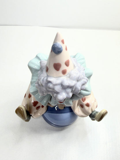Lladro “ Having A Ball “ 5813 Young Clown Balancing On A Large Ball A770