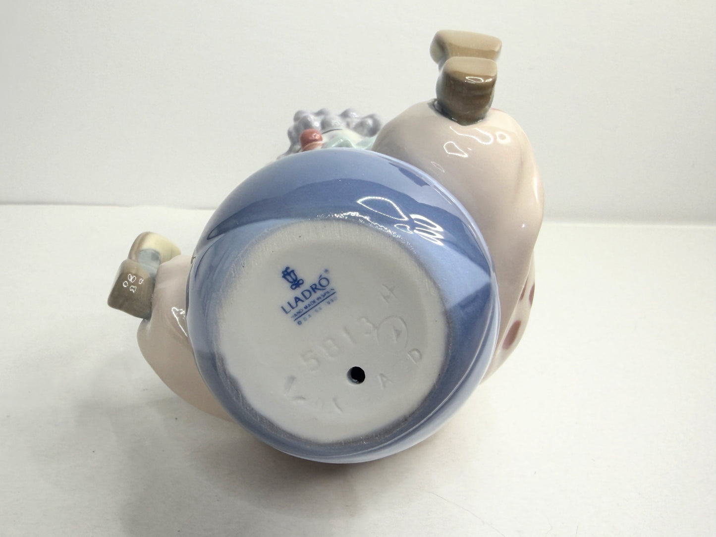 Lladro “ Having A Ball “ 5813 Young Clown Balancing On A Large Ball A770