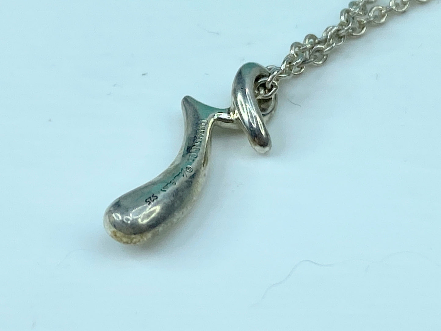 Tiffany & Co Silver Peretti Alphabet "r" Medium pendant necklace 17.5" JR721