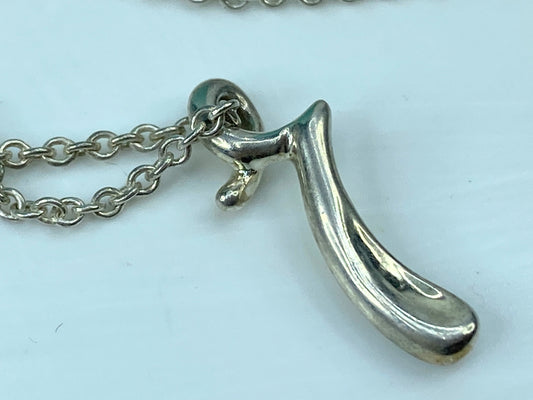Tiffany & Co Silver Peretti Alphabet "r" Medium pendant necklace 17.5" JR721