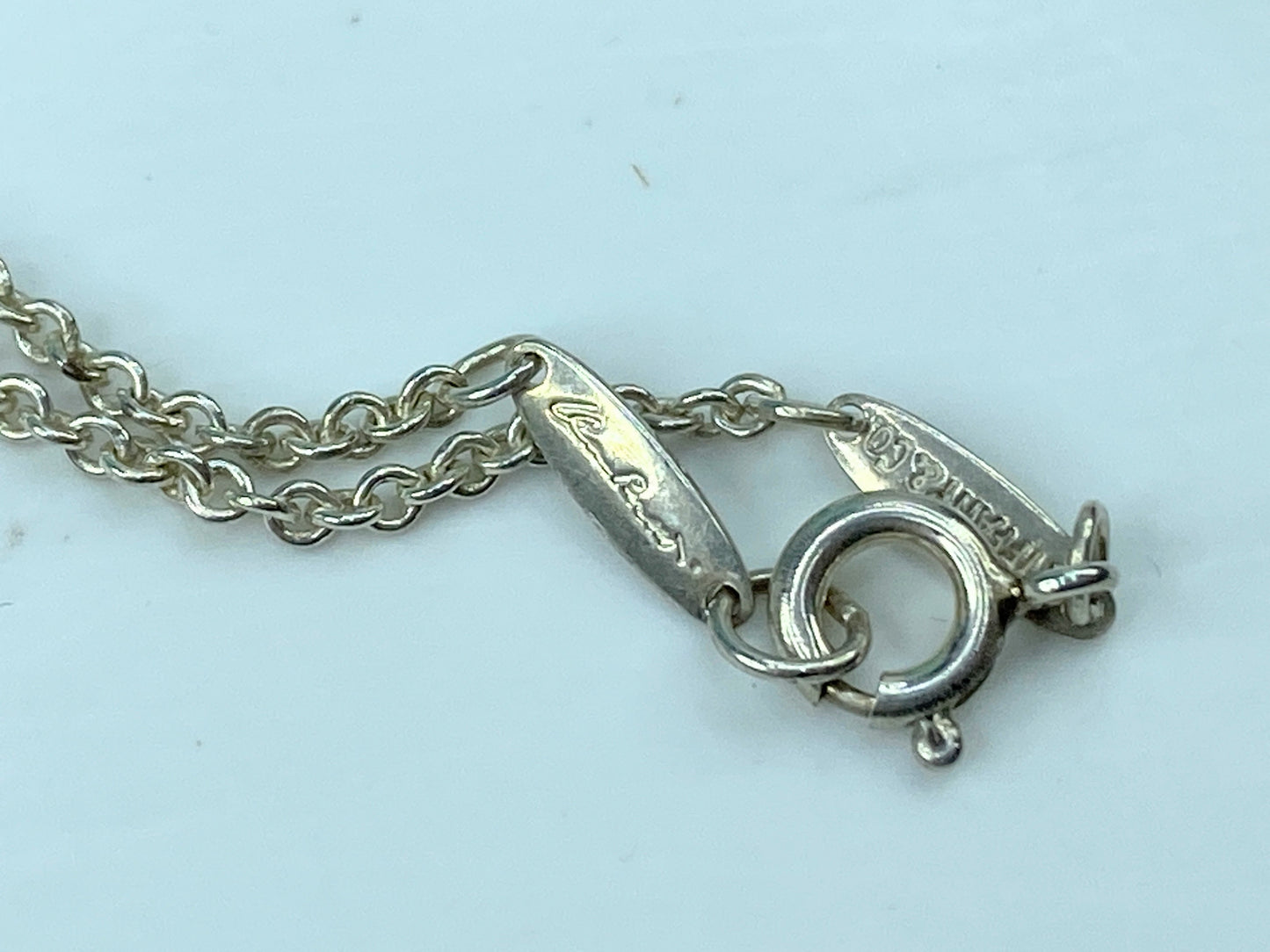 Tiffany & Co Silver Peretti Alphabet "r" Medium pendant necklace 17.5" JR721