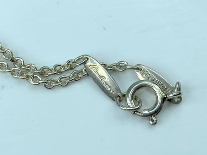 Tiffany & Co Silver Peretti Alphabet "r" Medium pendant necklace 17.5" JR721