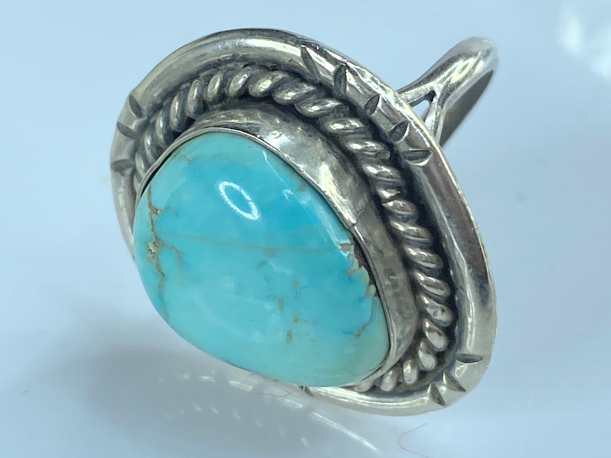 SouthWestern old pawn Blue turquoise rope accent ring