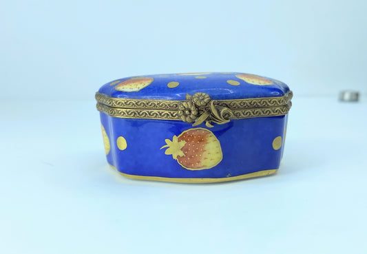 LIMOGES Gilt Porcelain Strawberry Pill Box France A26