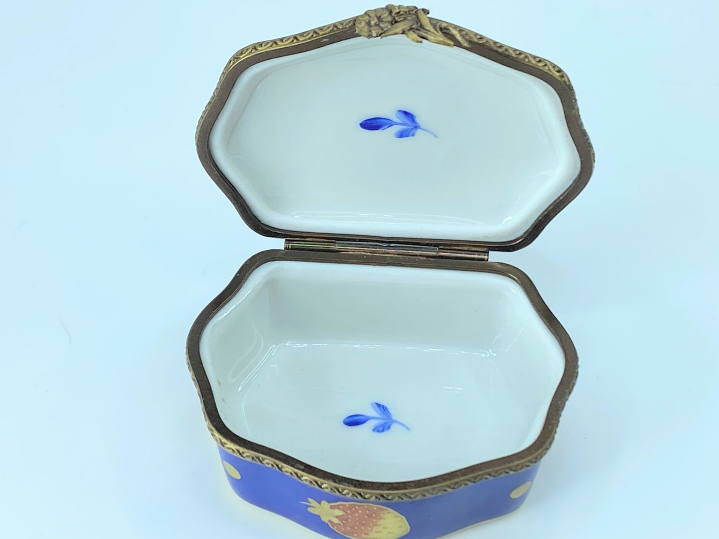 LIMOGES Gilt Porcelain Strawberry Pill Box France A26