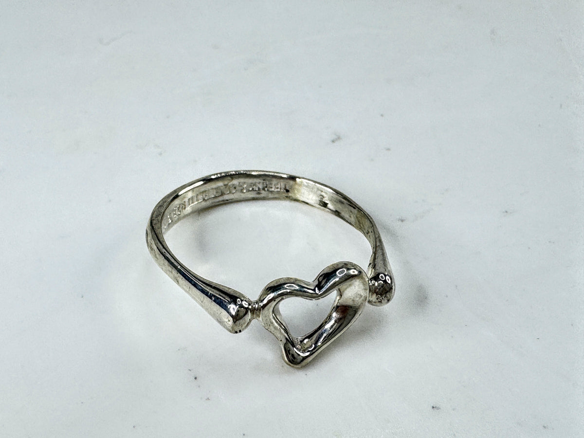 Tiffany & Co. Elsa Peretti Open Heart Sterling Silver Ring 7.5 2.4g JR2008