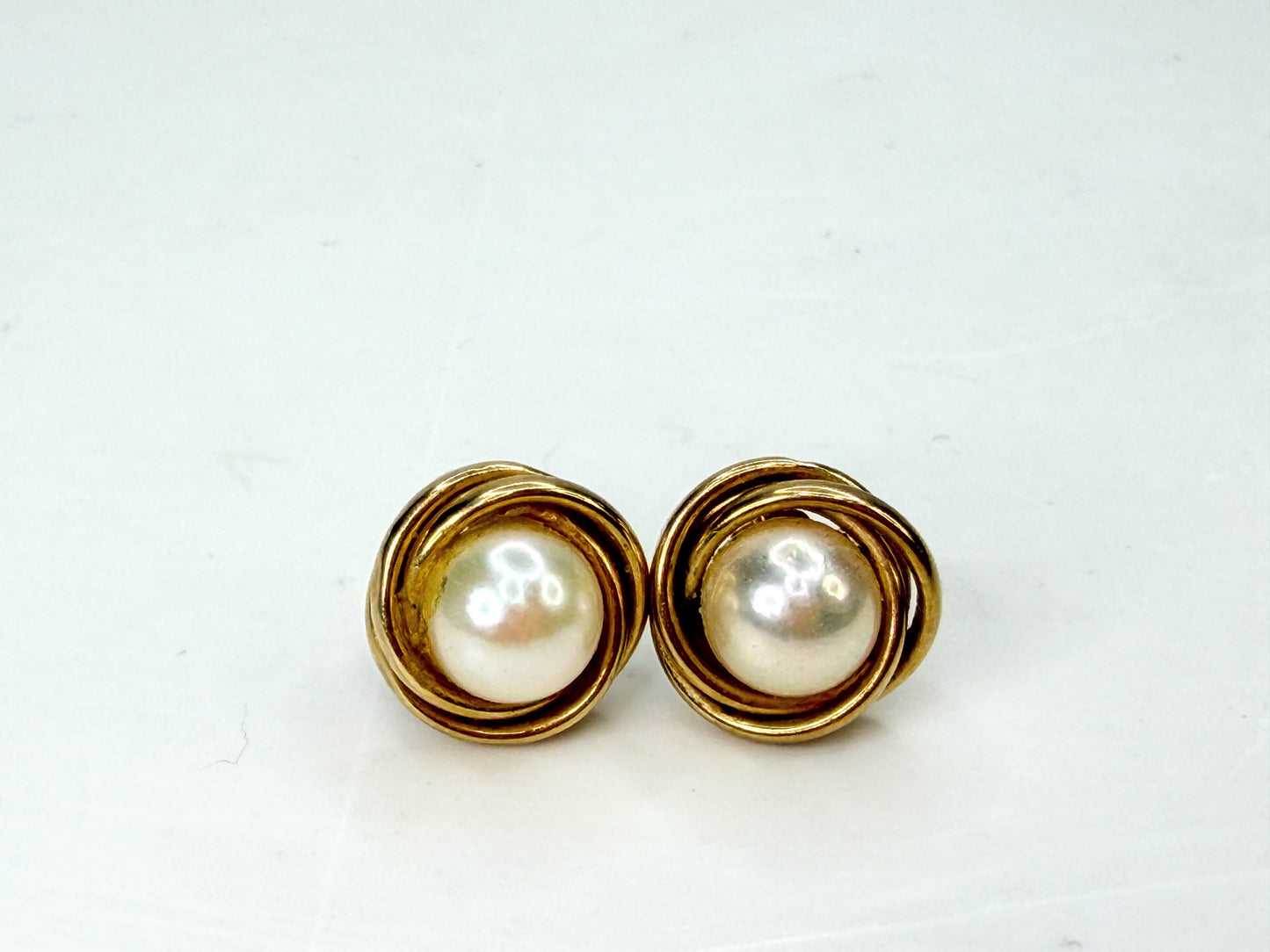 Vintage 14K Gold Pearl Nest Swirl Stud Earrings 7mm Pearl 11mm JR1939